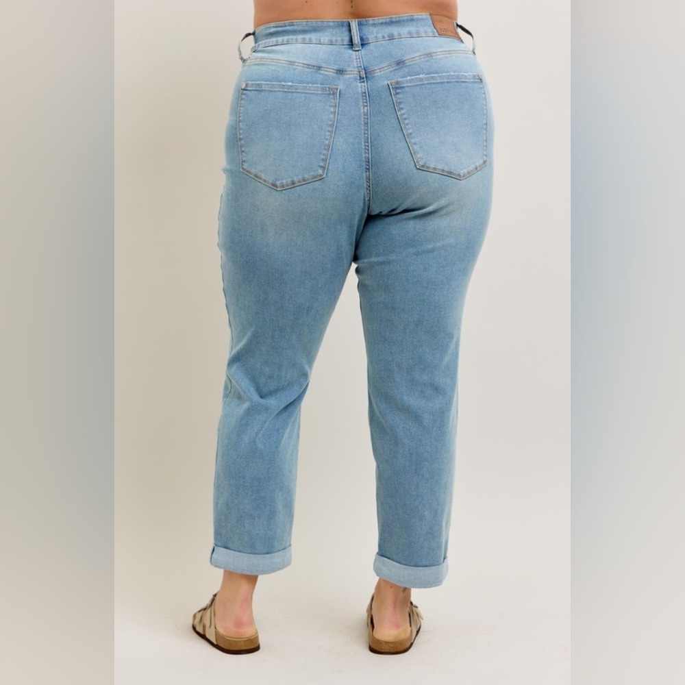 Judy Blue MR Medium Wash V Front Cuffed Boyfriend Jeans Cool Tech Various NEW - Picture 13 of 16